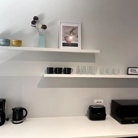 Brand New In-town Apartman