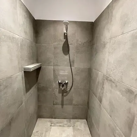 Brand New In-town Apartman *