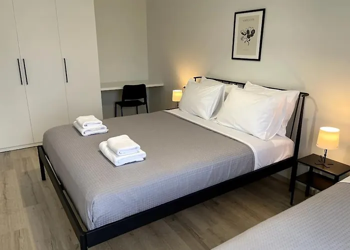 Brand New In-town Apartman