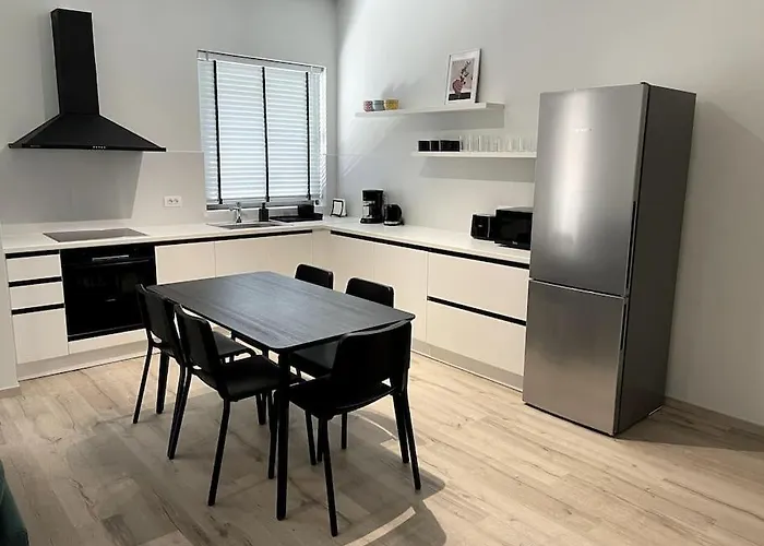 Apartman Brand New In-town *